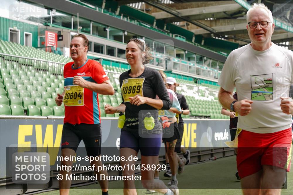 13.09.2026 - 21. swb-Marathon Bremen Michael Burmester http://msf.ph/oto/10458929 13.09.2026 10:33:53 Laufen im Stadion 10018, 10067, 10078, 10147, 10166, 10177, 10184, 10203, 10211, 10226, 10236, 10240, 10243, 10249, 10254, 10297, 10300, 10322, 10355, 10356, 10367, 10368, 10372, 10374, 10379, 10383, 10394, 10408, 10415, 10423, 10428, 10460, 10486, 10494, 10530, 10550, 10578, 10604, 10639, 10668, 10669, 10670, 10673, 10675, 10687, 10691, 10699, 10700, 10728, 10745, 10749, 10750, 10771, 10772, 10787, 10788, 10794, 10809, 10828, 10857, 10914, 11126, 11162, 11343, 11803, 11965 meine-sportfotos.de
