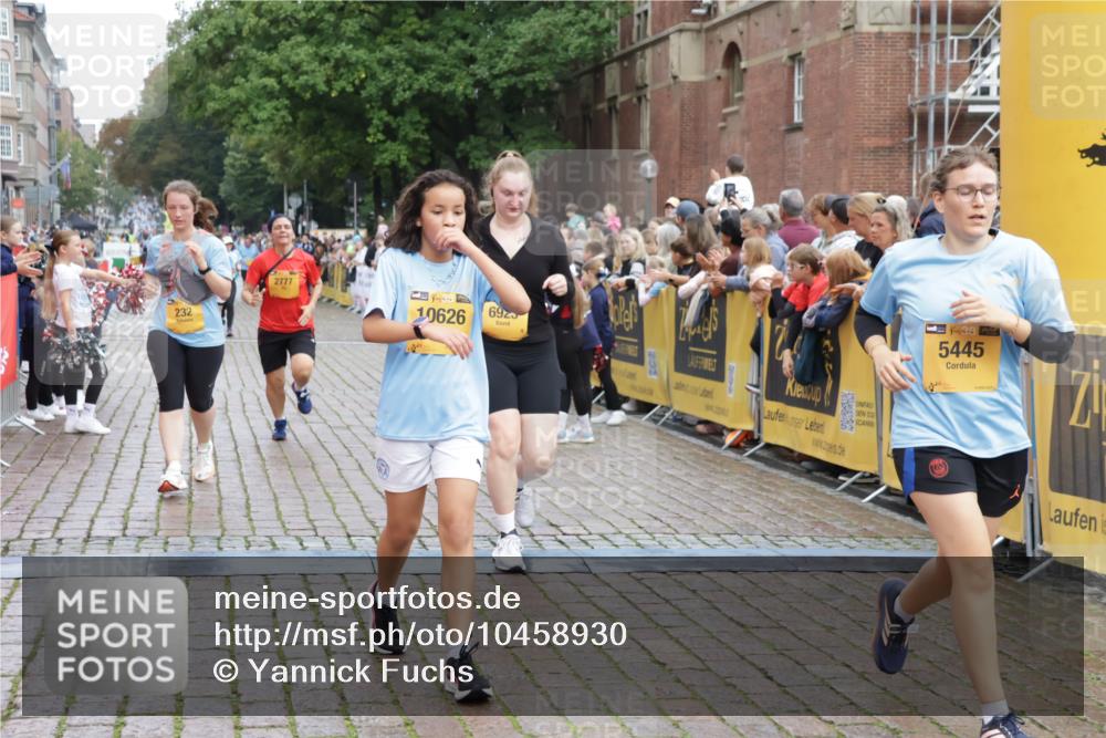 13.09.2026 - Kiel Lauf Yannick Fuchs http://msf.ph/oto/10458930 13.09.2026 09:51:10 Ziel 232, 249, 1776, 2056, 2466, 2777, 4217, 5445, 6009, 6115, 6118, 6794, 6923, 7528, 10626, 11047, 12727, 468, 763, 764, 797, 1373, 1949, 3723, 3838, 4145, 4389, 5235, 5851, 6138, 6336, 6455, 6647, 6794, 6829, 6893, 7134, 7449, 7662, 7694, 8405, 8407, 8672, 9550, 9551, 9990, 10155, 10333, 10865, 11141, 11652, 12103, 12727, 12834, 940, 956, 2483, 3089, 4615, 5731, 5913, 6363, 8150, 11143, 11233, 11494, 11552, 11852, 11997, 1545, 2811, 2816, 3289, 3561, 4145 meine-sportfotos.de