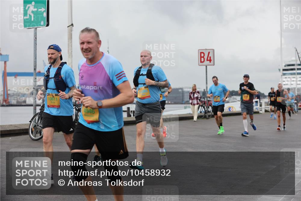 13.09.2026 - Kiel Lauf Andreas Tolksdorf http://msf.ph/oto/10458932 13.09.2026 12:00:03 Kiellinie 10611, 4946, 285, 4, 8165 meine-sportfotos.de