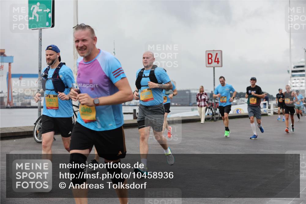 13.09.2026 - Kiel Lauf Andreas Tolksdorf http://msf.ph/oto/10458936 13.09.2026 12:00:03 Kiellinie 10611, 4946, 4, 8165 meine-sportfotos.de