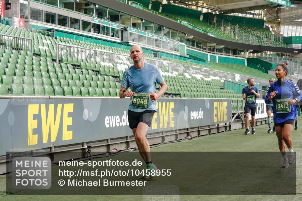 13.09.2026 - 21. swb-Marathon Bremen Michael Burmester http://msf.ph/oto/10458955 13.09.2026 12:54:29 Laufen im Stadion 145, 161, 189, 201, 205, 313, 376, 385, 388, 461, 472, 481, 495, 541, 560, 615, 616, 666, 675, 696, 740, 755, 816, 827, 982, 985, 987, 1053, 1056, 1076, 1197, 1207, 1390, 1419, 1433, 1445, 1468, 1551, 1599, 1631, 1658, 1664, 1704, 1707, 1814, 2055, 2125, 2234, 2251, 2280, 2362, 2383, 2390, 2401, 2422, 2454, 2474, 2499, 2623, 2701, 2733, 2801, 2820, 2824, 2870, 2882, 2913, 2922, 2962, 2971, 2997, 3012, 3054, 3134, 3175, 3206, 3241, 3246, 3346, 3356, 3357, 3413, 3716, 3836 meine-sportfotos.de