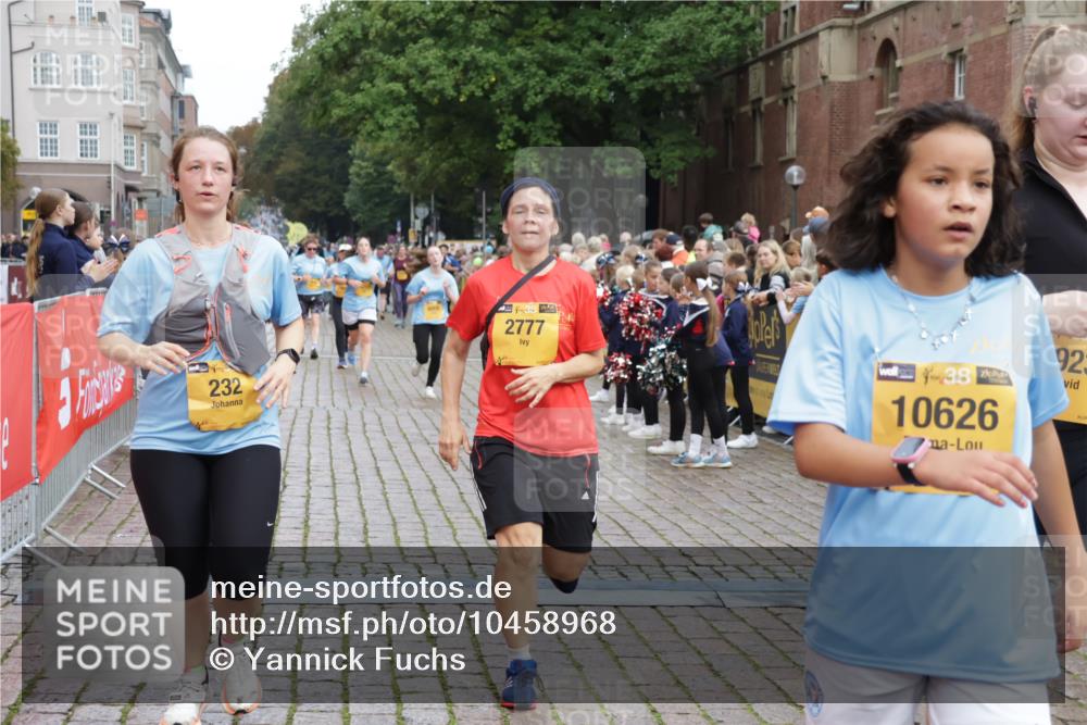 13.09.2026 - Kiel Lauf Yannick Fuchs http://msf.ph/oto/10458968 13.09.2026 09:51:12 Ziel 232, 1776, 2056, 2466, 2777, 4217, 5445, 6009, 6923, 7528, 10626, 11047, 249, 468, 763, 764, 797, 1373, 1776, 1949, 3723, 3838, 4145, 4389, 5235, 6115, 6118, 6138, 6336, 6455, 6647, 6794, 6829, 6893, 7134, 7449, 7528, 7694, 8405, 8672, 9550, 9551, 9990, 10155, 10333, 11047, 11141, 11652, 12103, 12727, 12834, 840, 940, 956, 2483, 3089, 3674, 4615, 4822, 4907, 5731, 5913, 6057, 6363, 8150, 11143, 11233, 11494, 11552, 11852, 11997, 797, 1545, 3289, 3838, 4145, 7134 meine-sportfotos.de