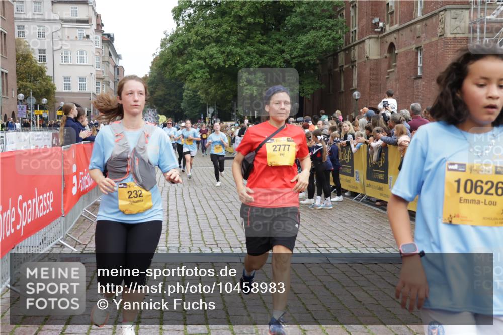13.09.2026 - Kiel Lauf Yannick Fuchs http://msf.ph/oto/10458983 13.09.2026 09:51:12 Ziel 232, 1776, 2056, 2466, 2777, 4217, 5445, 6009, 6923, 7528, 10626, 11047, 249, 468, 763, 764, 797, 1373, 1776, 1949, 3723, 3838, 4145, 4389, 5235, 6115, 6118, 6138, 6336, 6455, 6647, 6794, 6829, 6893, 7134, 7449, 7528, 7694, 8405, 8672, 9550, 9551, 9990, 10155, 10333, 11047, 11141, 11652, 12103, 12727, 12834, 840, 940, 956, 2483, 3089, 3674, 4615, 4822, 4907, 5731, 5913, 6057, 6363, 8150, 11143, 11233, 11494, 11552, 11852, 11997, 797, 1545, 3289, 3838, 4145, 7134 meine-sportfotos.de