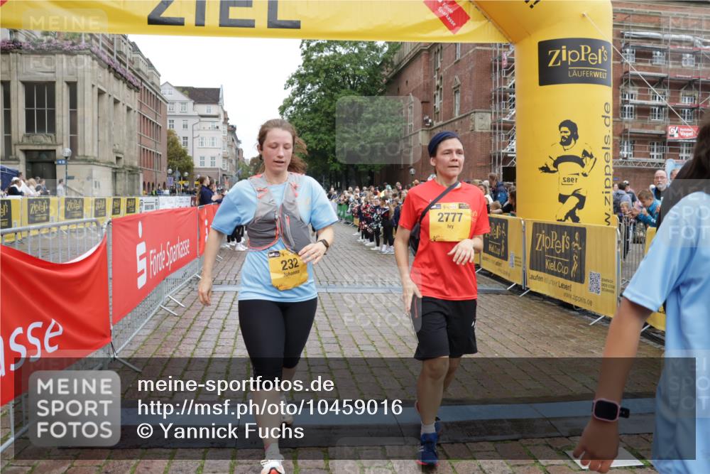 13.09.2026 - Kiel Lauf Yannick Fuchs http://msf.ph/oto/10459016 13.09.2026 09:51:13 Ziel 232, 940, 2056, 2466, 2777, 4217, 5445, 6009, 6923, 10626, 249, 468, 763, 764, 797, 1373, 1776, 1949, 2056, 3723, 3838, 4145, 4389, 5235, 6115, 6118, 6138, 6336, 6455, 6647, 6794, 6829, 6893, 7134, 7449, 7528, 7694, 8405, 8672, 9550, 9551, 9990, 10155, 10333, 11047, 11141, 11652, 12103, 12727, 12834, 840, 956, 2483, 3089, 3674, 4615, 4822, 4907, 5731, 5913, 6057, 6363, 6648, 8150, 11143, 11233, 11494, 11552, 11852, 11997, 797, 1545, 3289, 3838, 4145, 7134, 7694 meine-sportfotos.de