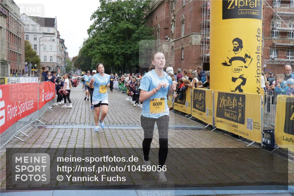 13.09.2026 - Kiel Lauf Yannick Fuchs http://msf.ph/oto/10459056 13.09.2026 09:51:16 Ziel 232, 940, 956, 2466, 2777, 4217, 5445, 5731, 6009, 6923, 10626, 11852, 249, 468, 763, 764, 1373, 1776, 1949, 2056, 3723, 4389, 5235, 5445, 6115, 6118, 6138, 6336, 6455, 6647, 6794, 6829, 6893, 7449, 7528, 7694, 8405, 8672, 9550, 9551, 10155, 10333, 11047, 11141, 11652, 12103, 12727, 12834, 714, 840, 2483, 3089, 3674, 4615, 4822, 4907, 5595, 5913, 6057, 6363, 6648, 8097, 8150, 11143, 11233, 11494, 11552, 11997, 12107, 797, 3838, 4145, 4389, 6455, 7134, 7694 meine-sportfotos.de