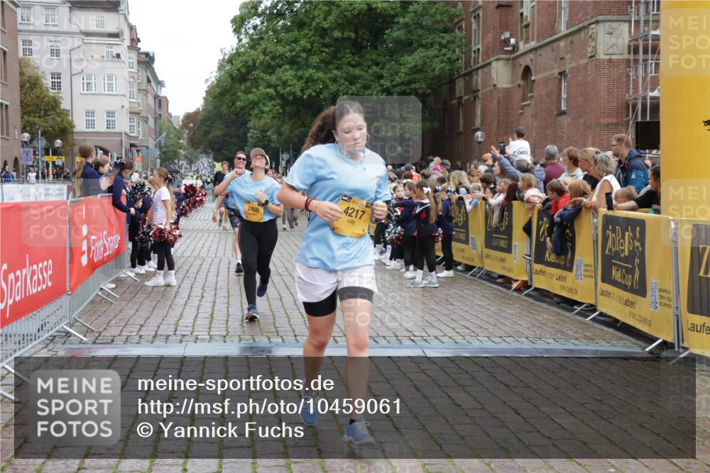 13.09.2026 - Kiel Lauf Yannick Fuchs http://msf.ph/oto/10459061 13.09.2026 09:51:17 Ziel 232, 940, 956, 2466, 2777, 4217, 5731, 6009, 6363, 6923, 10626, 11852, 249, 468, 763, 764, 1373, 1776, 1949, 2056, 3723, 4389, 5235, 5445, 6115, 6118, 6138, 6336, 6455, 6647, 6794, 6829, 6893, 6923, 7449, 7528, 8405, 9550, 9551, 10155, 10333, 11047, 11141, 11652, 12103, 12727, 12834, 714, 840, 2483, 3089, 3674, 4615, 4822, 4907, 5595, 5913, 6057, 6648, 7622, 8097, 8150, 11143, 11233, 11494, 11552, 11997, 12107, 797, 3838, 4145, 4389, 6455, 7134, 7694 meine-sportfotos.de