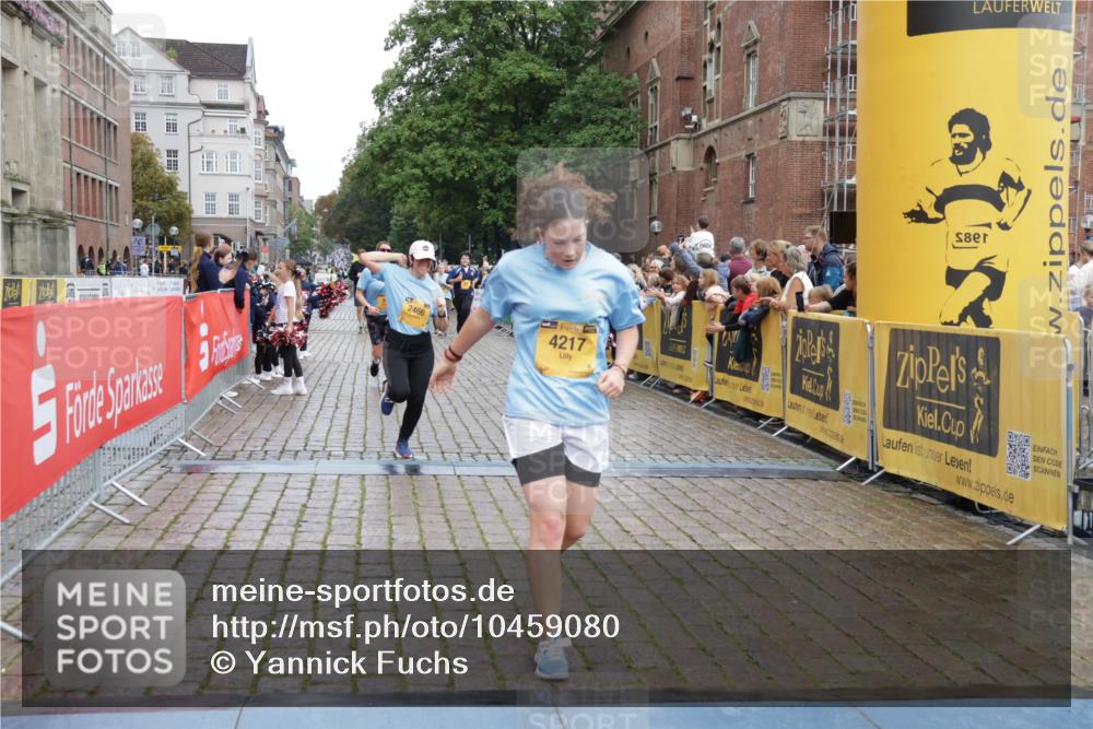 13.09.2026 - Kiel Lauf Yannick Fuchs http://msf.ph/oto/10459080 13.09.2026 09:51:18 Ziel 232, 940, 956, 2466, 2777, 3089, 4217, 5731, 5913, 6009, 6363, 10626, 11852, 232, 249, 468, 763, 764, 1373, 1776, 1949, 2056, 2777, 3723, 4389, 5235, 5445, 6115, 6118, 6138, 6336, 6455, 6647, 6794, 6829, 6893, 6923, 7449, 7528, 8405, 9550, 9551, 10155, 10333, 10626, 11047, 11141, 11652, 12103, 12727, 12834, 714, 840, 2483, 3674, 4615, 4822, 4907, 5595, 6057, 6648, 7622, 8097, 8150, 11143, 11233, 11494, 11552, 11997, 12107, 797, 3838, 4145, 4389, 6455, 7134, 7694, 8405 meine-sportfotos.de