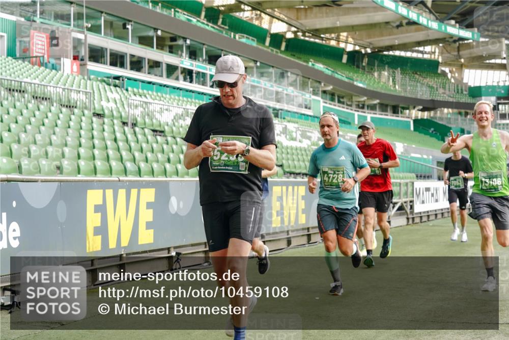 13.09.2026 - 21. swb-Marathon Bremen Michael Burmester http://msf.ph/oto/10459108 13.09.2026 12:54:33 Laufen im Stadion 145, 161, 189, 201, 205, 313, 376, 385, 388, 461, 472, 481, 495, 541, 560, 615, 616, 666, 675, 696, 740, 755, 816, 827, 982, 985, 987, 1053, 1056, 1076, 1197, 1207, 1390, 1419, 1433, 1445, 1468, 1551, 1599, 1631, 1658, 1664, 1704, 1707, 1814, 2055, 2125, 2234, 2251, 2280, 2362, 2383, 2390, 2401, 2422, 2454, 2474, 2499, 2623, 2701, 2733, 2801, 2820, 2824, 2870, 2882, 2913, 2922, 2962, 2971, 2997, 3012, 3054, 3134, 3175, 3206, 3241, 3246, 3346, 3356, 3357, 3413, 3706, 3716, 3836 meine-sportfotos.de