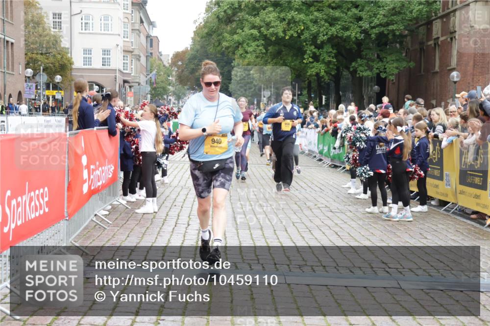 13.09.2026 - Kiel Lauf Yannick Fuchs http://msf.ph/oto/10459110 13.09.2026 09:51:20 Ziel 940, 956, 2466, 3089, 4217, 5731, 5913, 6009, 6363, 11143, 11852, 11997, 232, 249, 468, 763, 764, 1373, 1776, 1949, 2056, 2777, 3723, 5235, 5445, 6115, 6118, 6138, 6336, 6647, 6794, 6829, 6893, 6923, 7449, 7528, 8405, 9550, 9551, 10626, 11047, 11141, 11652, 12103, 12727, 12834, 714, 840, 2483, 3674, 4615, 4822, 4907, 5595, 6057, 6648, 7622, 8097, 8150, 11233, 11494, 11552, 12107, 797, 3838, 4145, 4389, 6455, 7134, 7694, 8405, 11652 meine-sportfotos.de
