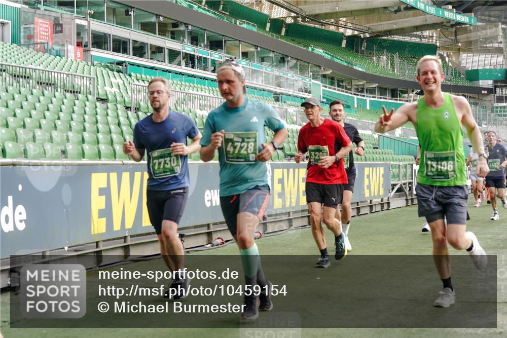 13.09.2026 - 21. swb-Marathon Bremen Michael Burmester http://msf.ph/oto/10459154 13.09.2026 12:54:33 Laufen im Stadion 145, 161, 189, 201, 205, 313, 376, 385, 388, 461, 472, 481, 495, 541, 560, 615, 616, 666, 675, 696, 740, 755, 816, 827, 982, 985, 987, 1053, 1056, 1076, 1197, 1207, 1390, 1419, 1433, 1445, 1468, 1551, 1599, 1631, 1658, 1664, 1704, 1707, 1814, 2055, 2125, 2234, 2251, 2280, 2362, 2383, 2390, 2401, 2422, 2454, 2474, 2499, 2623, 2701, 2733, 2801, 2820, 2824, 2870, 2882, 2913, 2922, 2962, 2971, 2997, 3012, 3054, 3134, 3175, 3206, 3241, 3246, 3346, 3356, 3357, 3413, 3706, 3716, 3836 meine-sportfotos.de