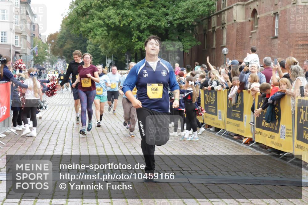 13.09.2026 - Kiel Lauf Yannick Fuchs http://msf.ph/oto/10459166 13.09.2026 09:51:22 Ziel 940, 956, 2466, 2483, 3089, 4217, 4615, 5731, 5913, 6009, 6363, 8150, 11143, 11552, 11852, 11997, 232, 249, 468, 763, 764, 1373, 1776, 1949, 2056, 2777, 3723, 5235, 5445, 6009, 6115, 6118, 6138, 6336, 6647, 6794, 6829, 6893, 6923, 7449, 7528, 9551, 10626, 11047, 11141, 11652, 12103, 12727, 12834, 714, 840, 3674, 4822, 4907, 5595, 6057, 6648, 7622, 8097, 9833, 11173, 11233, 11494, 12107, 797, 4389, 6455, 6893, 7134, 7694, 8405, 11652 meine-sportfotos.de