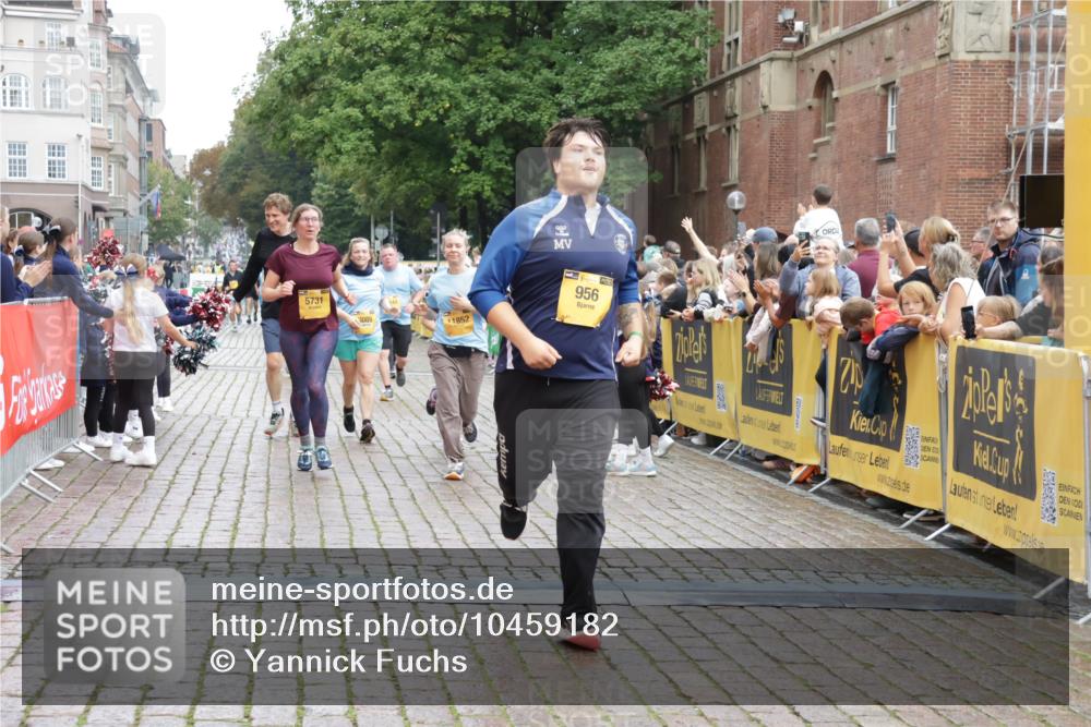 13.09.2026 - Kiel Lauf Yannick Fuchs http://msf.ph/oto/10459182 13.09.2026 09:51:23 Ziel 940, 956, 2466, 2483, 3089, 4217, 4615, 5731, 5913, 6363, 8150, 11143, 11552, 11852, 11997, 232, 249, 468, 763, 764, 1373, 1776, 1949, 2056, 2777, 3723, 4217, 5235, 5445, 6009, 6115, 6118, 6138, 6336, 6647, 6794, 6829, 6893, 6923, 7449, 7528, 9551, 10626, 11047, 11141, 11652, 12103, 12727, 12834, 714, 840, 3674, 4822, 4907, 5595, 6057, 6188, 6648, 7622, 8097, 9829, 9833, 11173, 11233, 11494, 12107, 4389, 6336, 6455, 6893, 7694, 8405, 11652 meine-sportfotos.de