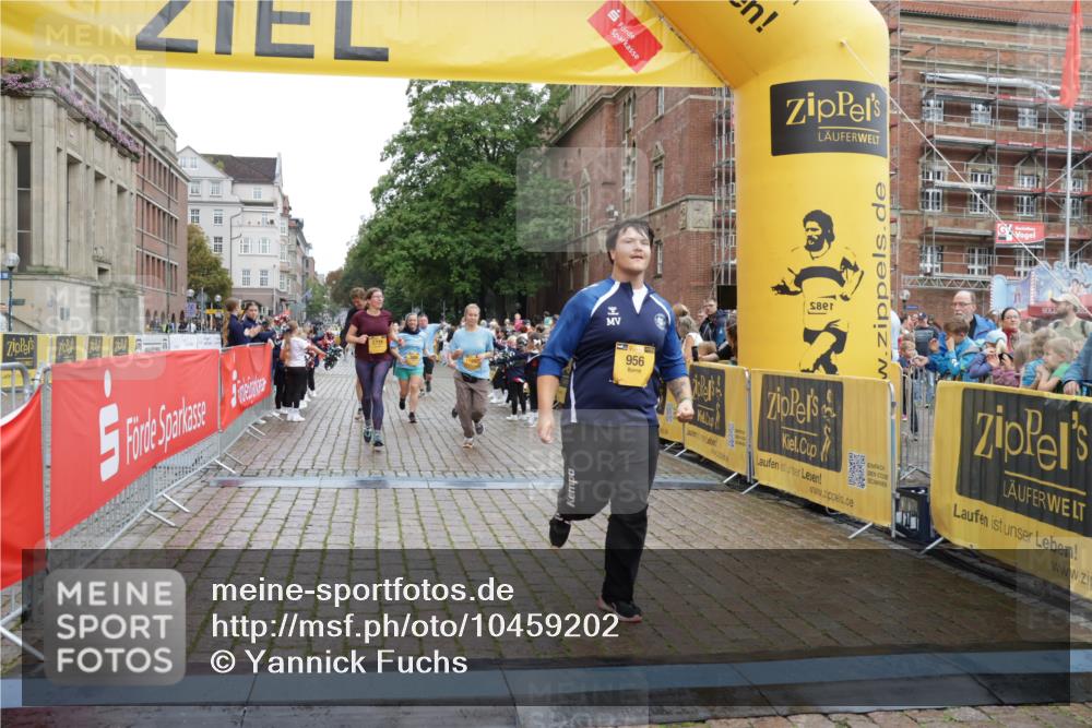 13.09.2026 - Kiel Lauf Yannick Fuchs http://msf.ph/oto/10459202 13.09.2026 09:51:24 Ziel 940, 956, 2466, 2483, 3089, 4615, 5731, 5913, 6363, 8150, 11143, 11233, 11494, 11552, 11852, 11997, 232, 249, 468, 763, 764, 1373, 1776, 1949, 2056, 2777, 3723, 4217, 5235, 5445, 6009, 6115, 6118, 6138, 6336, 6647, 6794, 6829, 6893, 6923, 7449, 7528, 9551, 10626, 11047, 11141, 12103, 12727, 12834, 714, 840, 1967, 1999, 2002, 3674, 4822, 4907, 5595, 6057, 6188, 6648, 7622, 8097, 9829, 9833, 11173, 12107, 4389, 5235, 6336, 6455, 6647, 6893, 8405, 11652 meine-sportfotos.de