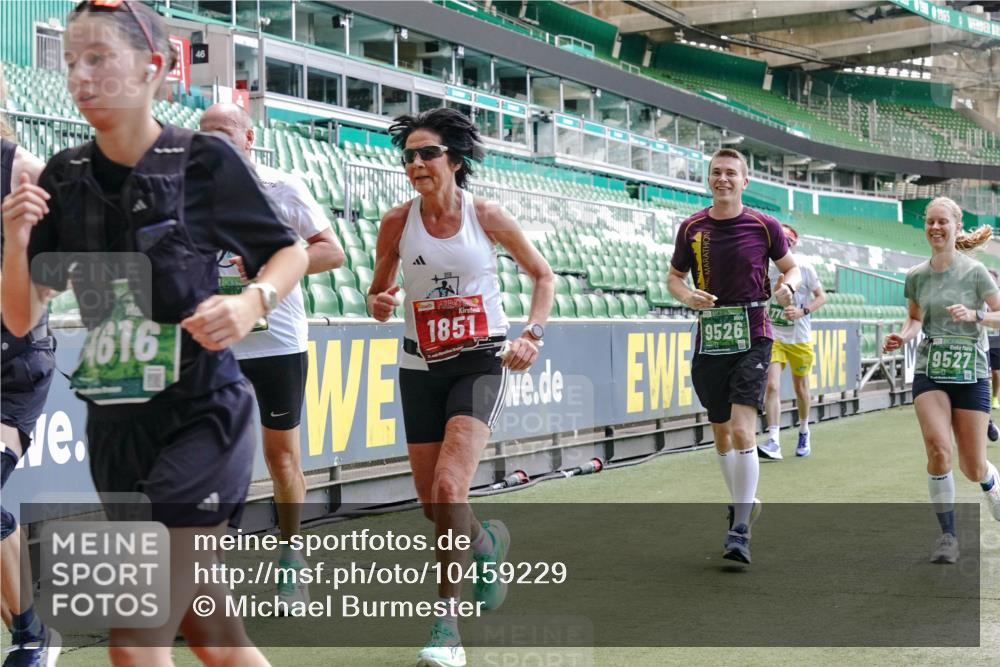 13.09.2026 - 21. swb-Marathon Bremen Michael Burmester http://msf.ph/oto/10459229 13.09.2026 13:11:56 Laufen im Stadion 118, 265, 373, 514, 581, 703, 843, 984, 1113, 1226, 1286, 1334, 1435, 1738, 1849, 1851, 1936, 1952, 1967, 2005, 2248, 2281, 2299, 2330, 2333, 2336, 2342, 2353, 2375, 2377, 2398, 2426, 2432, 2443, 2505, 2531, 2589, 2654, 2659, 2669, 2673, 2765, 2784, 2804, 2815, 2819, 2822, 2836, 2850, 2895, 2907, 2963, 2966, 2975, 2976, 3026, 3027, 3079, 3082, 3143, 3155, 3159, 3174, 3207, 3208, 3308, 3328, 3349, 3352, 3370, 3409, 3434, 3470, 3549, 551 meine-sportfotos.de