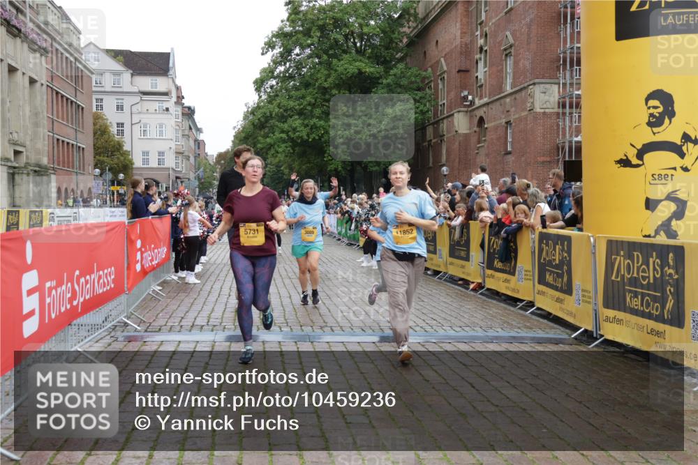 13.09.2026 - Kiel Lauf Yannick Fuchs http://msf.ph/oto/10459236 13.09.2026 09:51:25 Ziel 940, 956, 2466, 2483, 3089, 4615, 5731, 5913, 6363, 8150, 11143, 11233, 11494, 11552, 11852, 11997, 232, 249, 468, 763, 764, 1373, 1776, 1949, 2056, 2466, 2777, 3723, 4217, 5235, 5445, 6009, 6115, 6118, 6138, 6336, 6647, 6794, 6829, 6893, 6923, 7449, 7528, 9551, 10626, 11047, 11141, 12103, 12727, 12834, 714, 840, 1967, 1999, 2002, 3674, 4822, 4907, 5595, 6057, 6188, 6648, 7622, 8097, 9829, 9833, 11173, 12107, 4389, 5235, 6336, 6455, 6647, 6893, 8405, 11652 meine-sportfotos.de