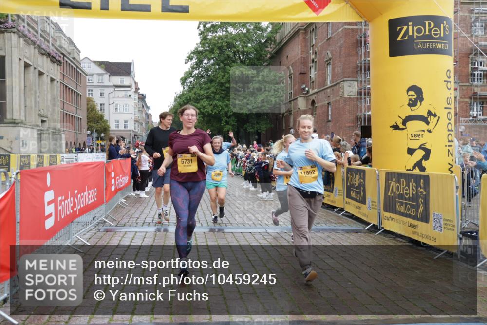 13.09.2026 - Kiel Lauf Yannick Fuchs http://msf.ph/oto/10459245 13.09.2026 09:51:26 Ziel 940, 956, 2483, 3089, 4615, 5731, 5913, 6363, 8150, 11143, 11233, 11494, 11552, 11852, 11997, 232, 249, 468, 763, 764, 1373, 1776, 1949, 2056, 2466, 2777, 3723, 4217, 5235, 5445, 6009, 6115, 6118, 6138, 6336, 6647, 6794, 6829, 6923, 7449, 7528, 9551, 10626, 11047, 11141, 12103, 12727, 12834, 714, 840, 1967, 1999, 2002, 3674, 4822, 4907, 5595, 6057, 6188, 6648, 7622, 8097, 9829, 9833, 11173, 12107, 763, 4389, 5235, 6336, 6647, 6829, 6893, 7449, 8405, 11652 meine-sportfotos.de