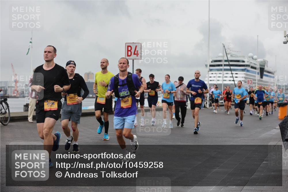 13.09.2026 - Kiel Lauf Andreas Tolksdorf http://msf.ph/oto/10459258 13.09.2026 12:00:18 Kiellinie 4, 2596, 3857, 355, 3 meine-sportfotos.de
