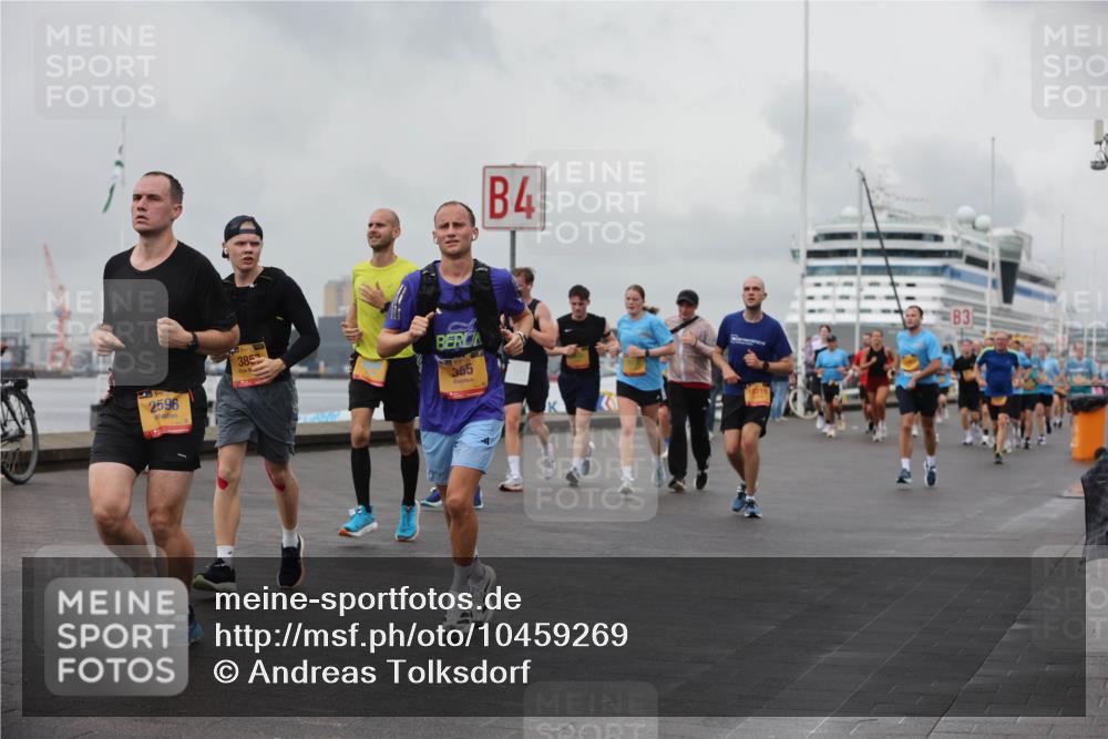13.09.2026 - Kiel Lauf Andreas Tolksdorf http://msf.ph/oto/10459269 13.09.2026 12:00:18 Kiellinie 2596, 385, 355, 4, 3 meine-sportfotos.de