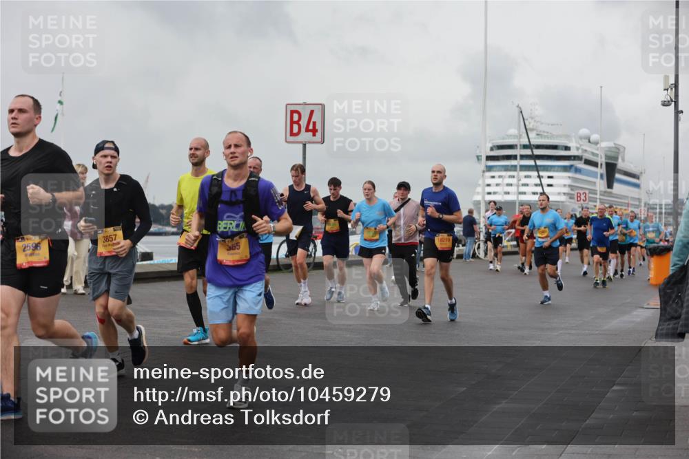 13.09.2026 - Kiel Lauf Andreas Tolksdorf http://msf.ph/oto/10459279 13.09.2026 12:00:18 Kiellinie 4, 2596, 3857, 365, 10219, 3 meine-sportfotos.de
