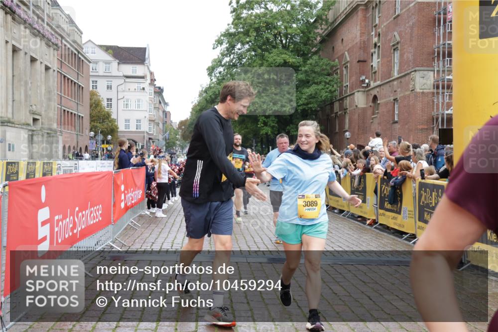 13.09.2026 - Kiel Lauf Yannick Fuchs http://msf.ph/oto/10459294 13.09.2026 09:51:27 Ziel 840, 940, 956, 2483, 3089, 3674, 4615, 4822, 4907, 5731, 5913, 6057, 6363, 8150, 11143, 11233, 11494, 11552, 11852, 11997, 232, 249, 468, 763, 764, 1373, 1776, 1949, 2056, 2466, 2777, 3723, 4217, 5235, 5445, 6009, 6115, 6118, 6138, 6647, 6794, 6829, 6923, 7449, 7528, 9551, 10626, 11047, 11141, 12103, 12727, 12834, 714, 1309, 1967, 1999, 2002, 5595, 6188, 6648, 7302, 7622, 8097, 9829, 9833, 11173, 12107, 763, 1949, 5235, 6138, 6336, 6647, 6829, 6893, 7449, 8405, 11652 meine-sportfotos.de