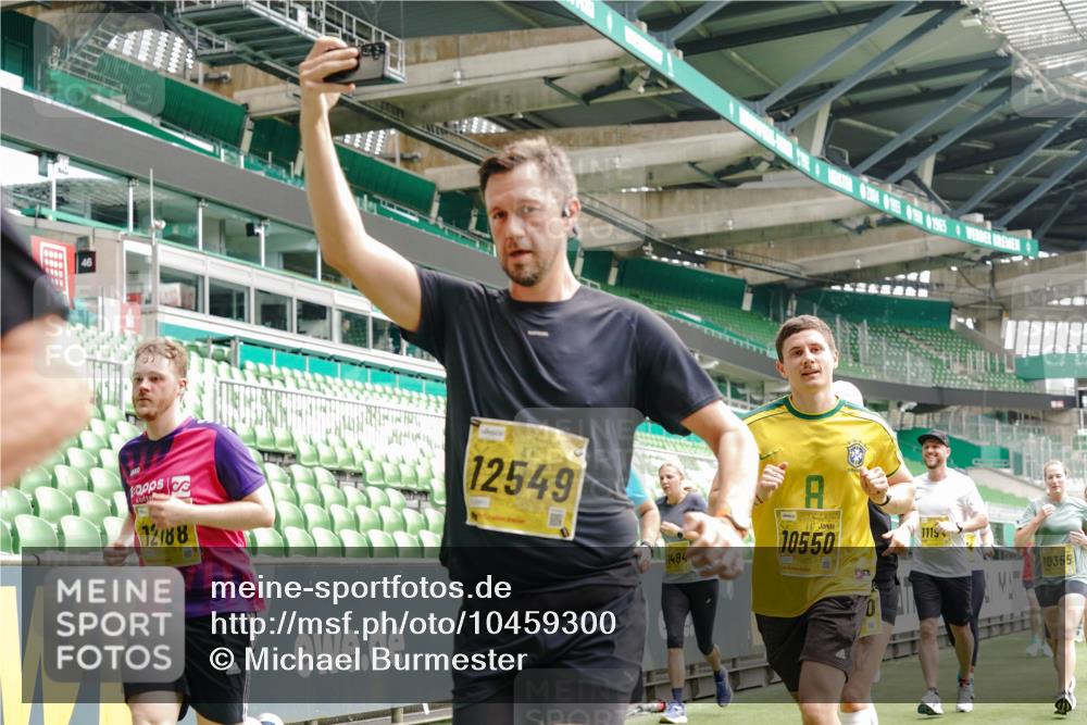 13.09.2026 - 21. swb-Marathon Bremen Michael Burmester http://msf.ph/oto/10459300 13.09.2026 10:33:58 Laufen im Stadion 10018, 10067, 10078, 10147, 10166, 10177, 10184, 10203, 10211, 10236, 10240, 10249, 10254, 10297, 10300, 10355, 10356, 10367, 10368, 10369, 10372, 10374, 10379, 10383, 10394, 10408, 10415, 10423, 10428, 10460, 10485, 10486, 10494, 10530, 10550, 10578, 10604, 10639, 10668, 10669, 10673, 10675, 10687, 10691, 10699, 10700, 10728, 10745, 10749, 10750, 10771, 10772, 10787, 10788, 10794, 10809, 10828, 10857, 10914, 10928, 11126, 11162, 11343, 11803, 11965 meine-sportfotos.de