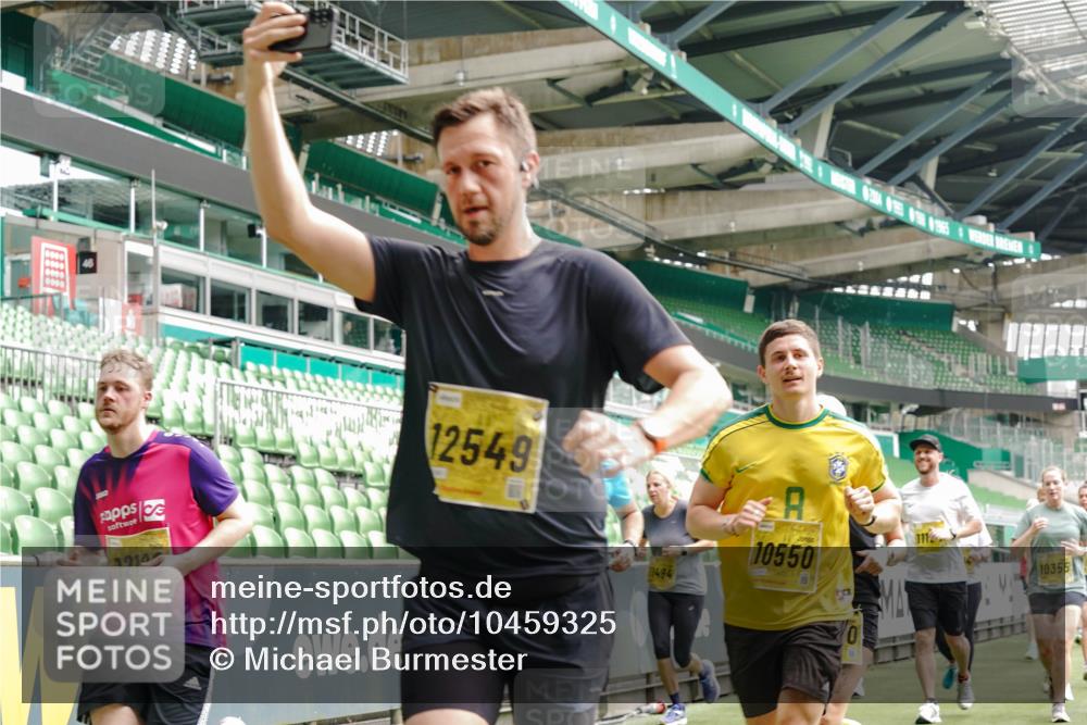 13.09.2026 - 21. swb-Marathon Bremen Michael Burmester http://msf.ph/oto/10459325 13.09.2026 10:33:58 Laufen im Stadion 10018, 10067, 10078, 10147, 10166, 10177, 10184, 10203, 10211, 10236, 10240, 10249, 10254, 10297, 10300, 10355, 10356, 10367, 10368, 10369, 10372, 10374, 10379, 10383, 10394, 10408, 10415, 10423, 10428, 10460, 10485, 10486, 10494, 10530, 10550, 10578, 10604, 10639, 10668, 10669, 10673, 10675, 10687, 10691, 10699, 10700, 10728, 10745, 10749, 10750, 10771, 10772, 10787, 10788, 10794, 10809, 10828, 10857, 10914, 10928, 11126, 11162, 11343, 11803, 11965 meine-sportfotos.de