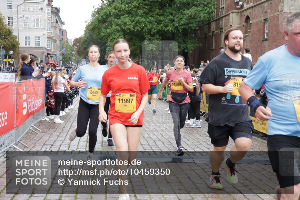 13.09.2026 - Kiel Lauf Yannick Fuchs http://msf.ph/oto/10459350 13.09.2026 09:51:29 Ziel 714, 840, 956, 2483, 3089, 3674, 4615, 4822, 4907, 5731, 5913, 6057, 6363, 6648, 8097, 8150, 11143, 11233, 11494, 11552, 11852, 11997, 12107, 232, 249, 468, 763, 764, 940, 956, 1373, 1776, 1949, 2056, 2466, 2777, 3723, 4217, 5445, 6009, 6115, 6118, 6138, 6794, 6829, 6923, 7449, 7528, 9551, 10626, 11047, 11141, 12103, 12727, 12834, 1309, 1967, 1999, 2002, 5595, 6188, 7302, 7622, 9829, 9833, 11173, 468, 763, 1373, 1949, 5235, 6138, 6336, 6647, 6829, 6893, 7449, 9551, 11652 meine-sportfotos.de
