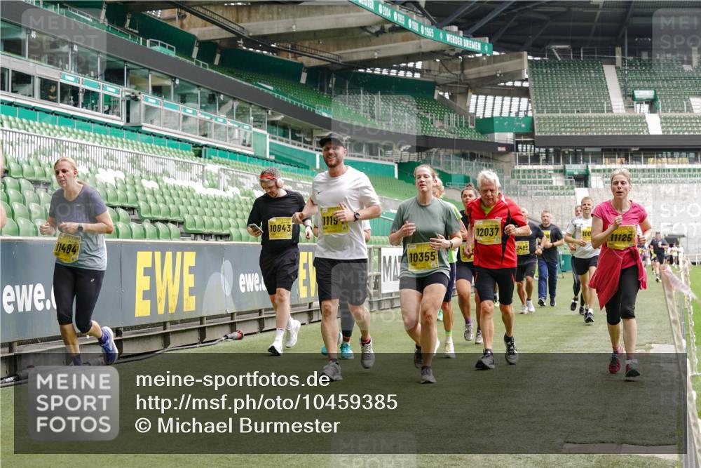 13.09.2026 - 21. swb-Marathon Bremen Michael Burmester http://msf.ph/oto/10459385 13.09.2026 10:34:00 Laufen im Stadion 10018, 10067, 10078, 10147, 10166, 10177, 10184, 10203, 10211, 10236, 10240, 10254, 10297, 10300, 10355, 10356, 10367, 10368, 10369, 10372, 10374, 10379, 10383, 10394, 10408, 10415, 10423, 10428, 10460, 10485, 10486, 10494, 10530, 10550, 10578, 10604, 10639, 10668, 10669, 10673, 10675, 10687, 10691, 10699, 10700, 10728, 10745, 10749, 10750, 10771, 10772, 10787, 10788, 10794, 10809, 10828, 10857, 10914, 10928, 11126, 11162, 11343, 11803, 11965 meine-sportfotos.de