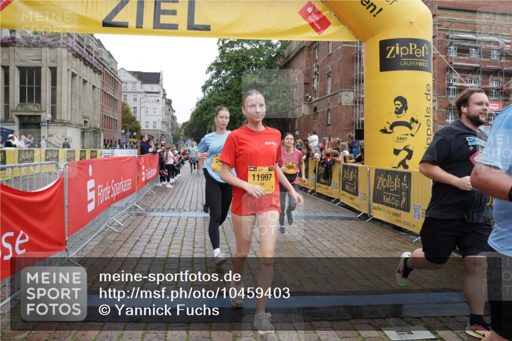 13.09.2026 - Kiel Lauf Yannick Fuchs http://msf.ph/oto/10459403 13.09.2026 09:51:30 Ziel 714, 840, 2483, 3089, 3674, 4615, 4822, 4907, 5731, 5913, 6057, 6363, 6648, 8097, 8150, 11143, 11233, 11494, 11552, 11852, 11997, 12107, 232, 249, 468, 764, 940, 956, 1373, 1776, 1949, 2056, 2466, 2777, 3723, 4217, 5445, 6009, 6115, 6118, 6138, 6794, 6923, 7528, 9551, 10626, 11047, 11141, 12103, 12727, 12834, 1309, 1967, 1999, 2002, 5595, 6188, 7302, 7622, 9829, 9833, 11173, 468, 763, 1373, 1949, 5235, 6138, 6336, 6647, 6829, 6893, 7449, 9551, 11652 meine-sportfotos.de