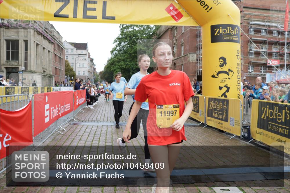 13.09.2026 - Kiel Lauf Yannick Fuchs http://msf.ph/oto/10459409 13.09.2026 09:51:31 Ziel 714, 840, 2483, 3089, 3674, 4615, 4822, 4907, 5595, 5731, 5913, 6057, 6363, 6648, 8097, 8150, 11143, 11233, 11494, 11552, 11852, 11997, 12107, 232, 249, 468, 764, 940, 956, 1373, 1776, 2056, 2466, 2777, 3723, 4217, 5445, 5731, 6009, 6115, 6118, 6794, 6923, 7528, 9551, 10626, 11047, 11141, 11852, 12103, 12727, 12834, 803, 1309, 1967, 1999, 2002, 6188, 7007, 7302, 7622, 9829, 9833, 11173, 11834, 468, 763, 764, 1373, 1949, 3723, 5235, 6138, 6336, 6647, 6829, 6893, 7449, 9551 meine-sportfotos.de
