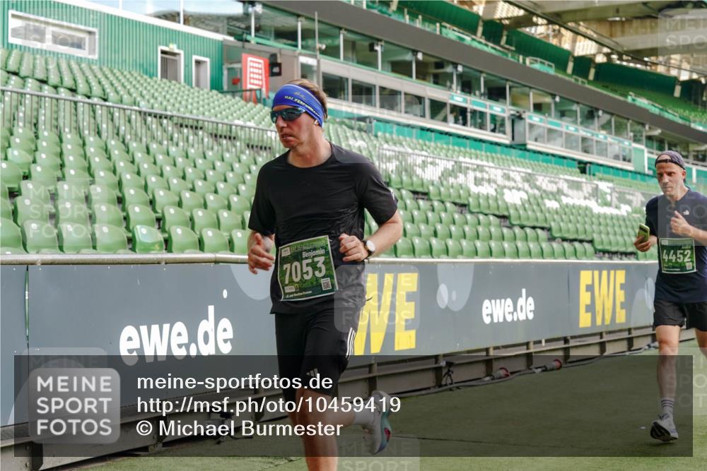 13.09.2026 - 21. swb-Marathon Bremen Michael Burmester http://msf.ph/oto/10459419 13.09.2026 12:54:37 Laufen im Stadion 145, 161, 189, 201, 205, 313, 376, 385, 388, 461, 472, 481, 495, 541, 560, 615, 616, 666, 675, 696, 740, 755, 816, 827, 982, 987, 1053, 1056, 1076, 1197, 1207, 1390, 1419, 1433, 1445, 1468, 1551, 1599, 1631, 1658, 1664, 1707, 1814, 2055, 2125, 2234, 2251, 2280, 2362, 2383, 2390, 2401, 2422, 2454, 2474, 2499, 2623, 2701, 2733, 2801, 2820, 2824, 2870, 2882, 2913, 2922, 2962, 2971, 2997, 3012, 3054, 3134, 3175, 3206, 3241, 3246, 3346, 3356, 3357, 3413, 3706, 3716, 3836, 4137 meine-sportfotos.de