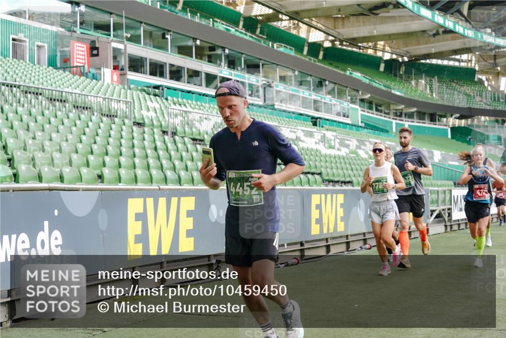 13.09.2026 - 21. swb-Marathon Bremen Michael Burmester http://msf.ph/oto/10459450 13.09.2026 12:54:38 Laufen im Stadion 145, 161, 189, 201, 205, 313, 376, 385, 388, 461, 472, 481, 495, 541, 560, 615, 616, 666, 675, 696, 740, 755, 816, 827, 982, 1053, 1056, 1076, 1197, 1207, 1390, 1419, 1433, 1445, 1468, 1551, 1599, 1631, 1658, 1664, 1707, 1814, 2055, 2125, 2234, 2251, 2280, 2362, 2383, 2390, 2401, 2422, 2454, 2474, 2499, 2623, 2701, 2733, 2801, 2820, 2824, 2870, 2882, 2913, 2922, 2962, 2971, 2997, 3012, 3054, 3134, 3175, 3206, 3241, 3246, 3346, 3356, 3357, 3413, 3706, 3716, 3836, 4137 meine-sportfotos.de