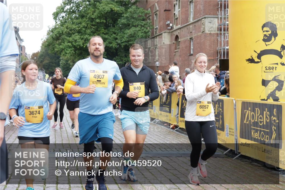 13.09.2026 - Kiel Lauf Yannick Fuchs http://msf.ph/oto/10459520 13.09.2026 09:51:36 Ziel 714, 840, 2483, 3674, 4615, 4822, 4907, 5595, 6057, 6648, 7622, 8097, 8150, 11173, 11233, 11494, 11552, 12107, 232, 249, 940, 956, 1776, 2056, 2466, 2483, 2777, 3089, 4217, 5445, 5731, 5913, 6009, 6115, 6118, 6363, 6923, 7528, 8150, 10626, 11047, 11143, 11852, 11997, 803, 1100, 1309, 1967, 1999, 2002, 4230, 6188, 7007, 7302, 9829, 9833, 10048, 11834, 12630, 249, 468, 763, 764, 1373, 1776, 1949, 2056, 3723, 6115, 6118, 6138, 6794, 6829, 7449, 7528, 9551 meine-sportfotos.de