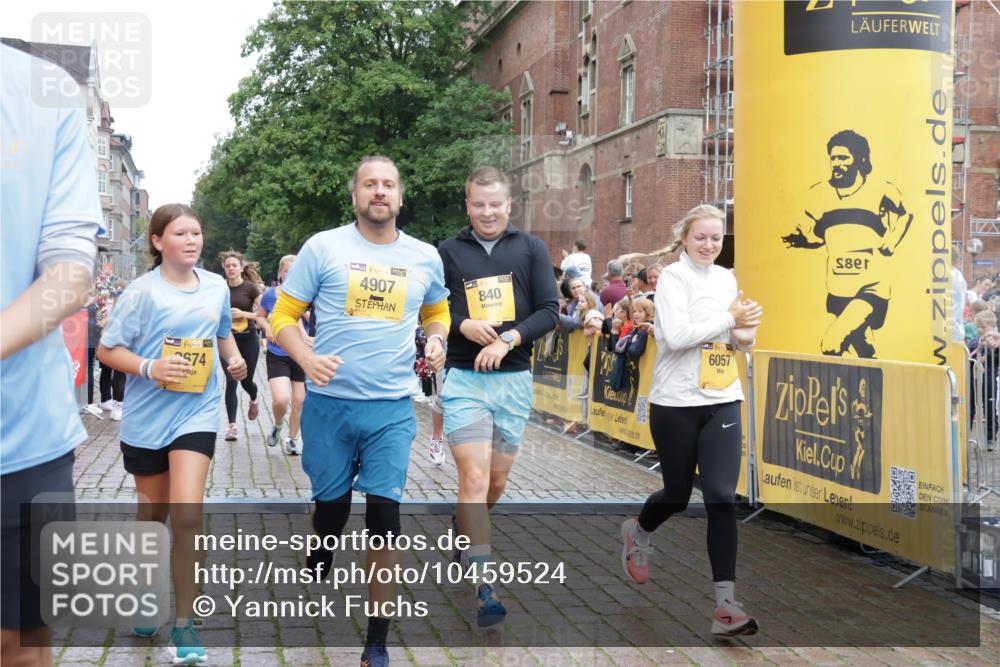 13.09.2026 - Kiel Lauf Yannick Fuchs http://msf.ph/oto/10459524 13.09.2026 09:51:36 Ziel 714, 840, 2483, 3674, 4615, 4822, 4907, 5595, 6057, 6648, 7622, 8097, 8150, 11173, 11233, 11494, 11552, 12107, 232, 249, 940, 956, 1776, 2056, 2466, 2483, 2777, 3089, 4217, 5445, 5731, 5913, 6009, 6115, 6118, 6363, 6923, 7528, 8150, 10626, 11047, 11143, 11852, 11997, 803, 1100, 1309, 1967, 1999, 2002, 4230, 6188, 7007, 7302, 9829, 9833, 10048, 11834, 12630, 249, 468, 763, 764, 1373, 1776, 1949, 2056, 3723, 6115, 6118, 6138, 6794, 6829, 7449, 7528, 9551 meine-sportfotos.de