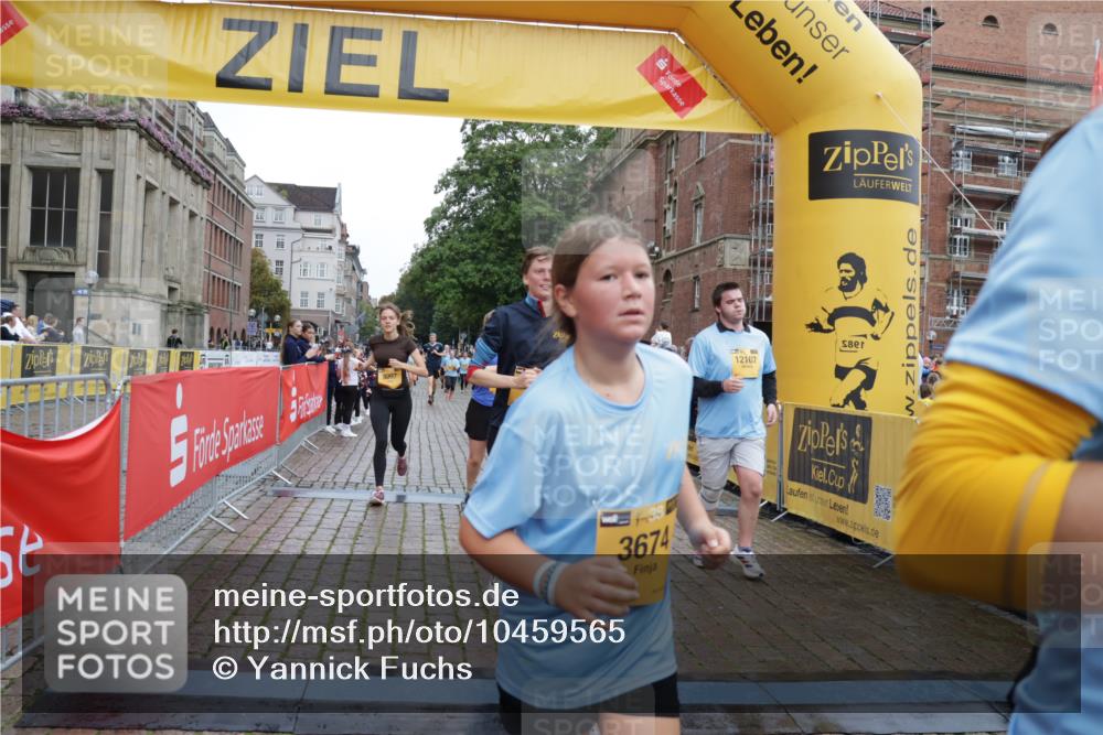 13.09.2026 - Kiel Lauf Yannick Fuchs http://msf.ph/oto/10459565 13.09.2026 09:51:37 Ziel 714, 840, 3674, 4615, 4822, 4907, 5595, 6057, 6648, 7622, 8097, 9833, 11173, 11233, 11494, 11552, 12107, 232, 940, 956, 1776, 2056, 2466, 2483, 2777, 3089, 4217, 4615, 5445, 5731, 5913, 6009, 6363, 6923, 7528, 8150, 10626, 11047, 11143, 11552, 11852, 11997, 803, 1100, 1309, 1967, 1999, 2002, 4230, 6188, 7007, 7302, 9829, 10048, 11834, 12630, 249, 468, 764, 1373, 1776, 1949, 2056, 3723, 6115, 6118, 6138, 6794, 7528, 9551 meine-sportfotos.de