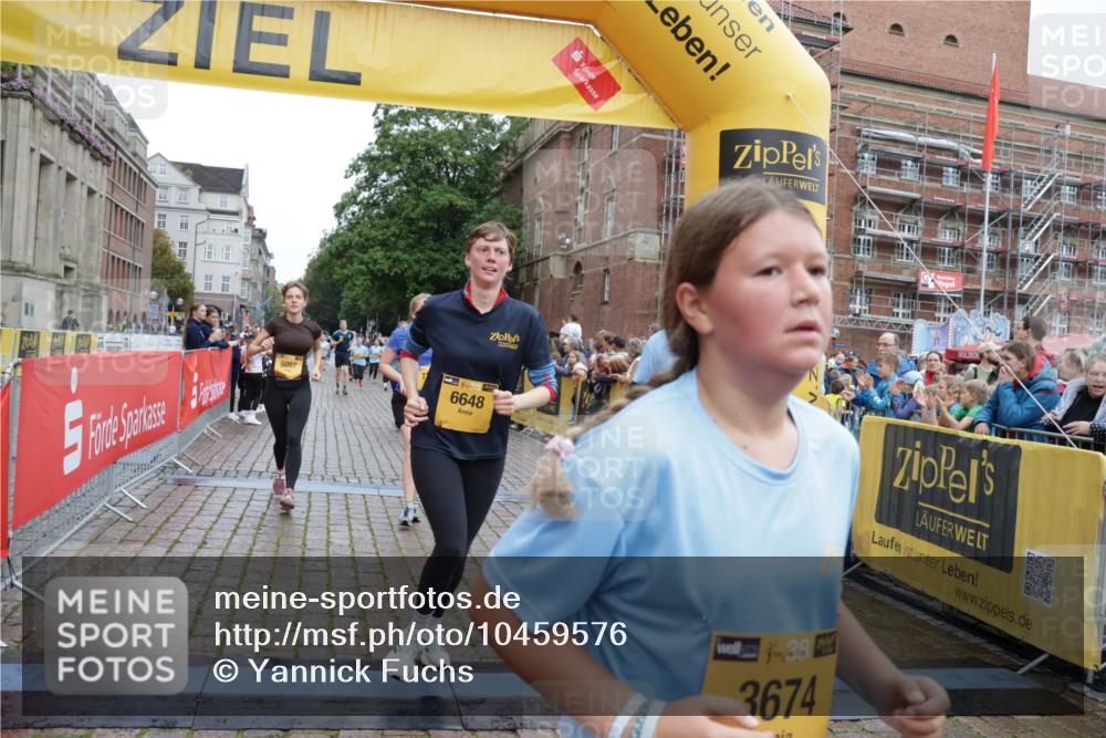 13.09.2026 - Kiel Lauf Yannick Fuchs http://msf.ph/oto/10459576 13.09.2026 09:51:38 Ziel 714, 840, 3674, 4822, 4907, 5595, 6057, 6188, 6648, 7622, 8097, 9829, 9833, 11173, 11233, 11494, 12107, 232, 940, 956, 2056, 2466, 2483, 2777, 3089, 4217, 4615, 5445, 5731, 5913, 6009, 6363, 6923, 8150, 10626, 11143, 11552, 11852, 11997, 803, 1100, 1309, 1967, 1999, 2002, 4230, 7007, 7302, 10048, 11832, 11834, 12630, 249, 468, 764, 1373, 1776, 2056, 3723, 5445, 6115, 6118, 6794, 7528, 9551 meine-sportfotos.de