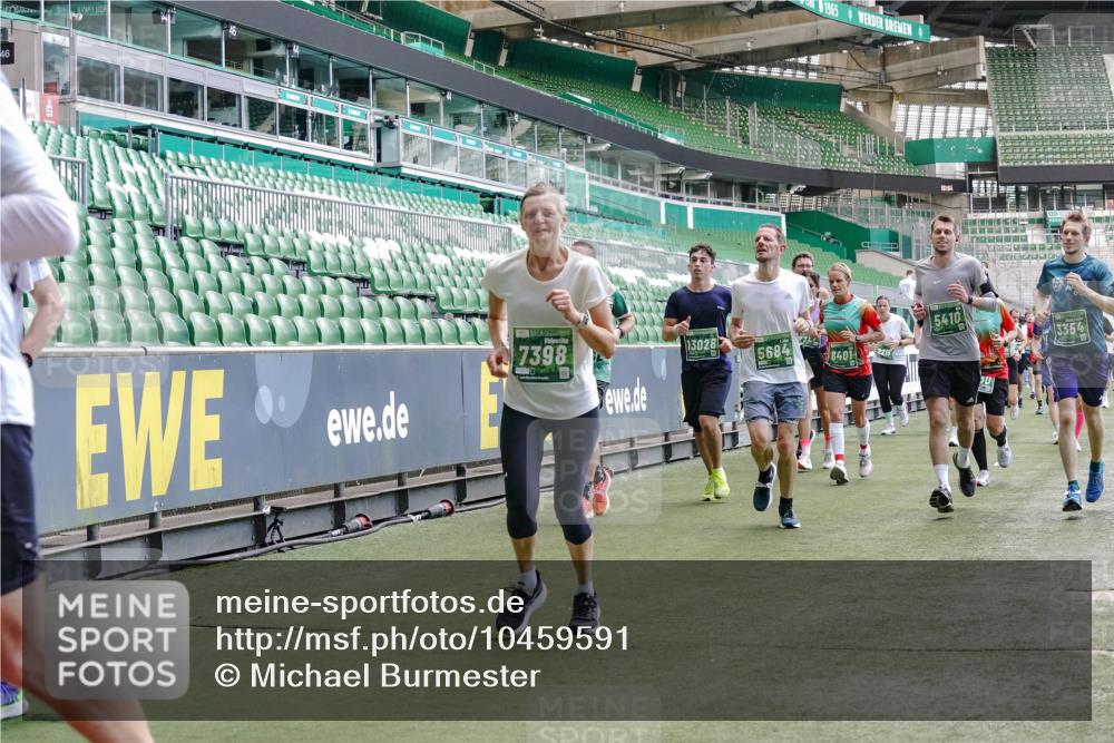 13.09.2026 - 21. swb-Marathon Bremen Michael Burmester http://msf.ph/oto/10459591 13.09.2026 13:11:59 Laufen im Stadion 118, 265, 373, 514, 581, 703, 843, 984, 1113, 1226, 1286, 1334, 1435, 1738, 1849, 1851, 1936, 1952, 1967, 2005, 2248, 2281, 2299, 2330, 2333, 2336, 2353, 2375, 2377, 2398, 2426, 2432, 2443, 2505, 2531, 2589, 2654, 2659, 2669, 2673, 2765, 2784, 2804, 2815, 2819, 2822, 2836, 2850, 2895, 2907, 2963, 2966, 2975, 2976, 3026, 3027, 3079, 3082, 3143, 3155, 3159, 3174, 3207, 3208, 3308, 3328, 3349, 3352, 3409, 3434, 3470, 3549, 551 meine-sportfotos.de