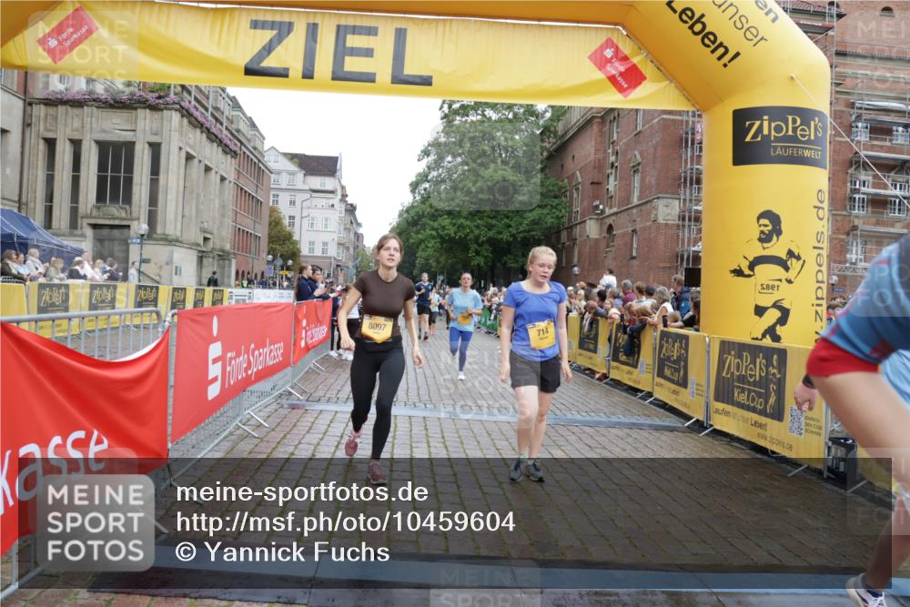 13.09.2026 - Kiel Lauf Yannick Fuchs http://msf.ph/oto/10459604 13.09.2026 09:51:39 Ziel 714, 840, 1967, 1999, 2002, 3674, 4822, 4907, 5595, 6057, 6188, 6648, 7622, 8097, 9829, 9833, 11173, 11233, 11494, 12107, 232, 940, 956, 2466, 2483, 2777, 3089, 4217, 4615, 5445, 5731, 5913, 6009, 6363, 6923, 8150, 10626, 11143, 11233, 11494, 11552, 11852, 11997, 803, 1100, 1309, 4230, 7007, 7302, 10048, 11445, 11832, 11834, 12630, 249, 468, 764, 1776, 2056, 3723, 5445, 6115, 6118, 6794, 6923, 7528 meine-sportfotos.de