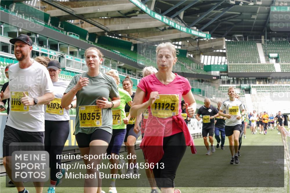 13.09.2026 - 21. swb-Marathon Bremen Michael Burmester http://msf.ph/oto/10459613 13.09.2026 10:34:02 Laufen im Stadion 10018, 10067, 10078, 10147, 10166, 10177, 10184, 10203, 10211, 10236, 10240, 10254, 10297, 10300, 10355, 10356, 10367, 10368, 10369, 10372, 10374, 10379, 10383, 10394, 10408, 10415, 10423, 10428, 10460, 10485, 10494, 10530, 10550, 10559, 10578, 10604, 10639, 10668, 10669, 10673, 10675, 10687, 10691, 10699, 10700, 10728, 10745, 10749, 10750, 10772, 10787, 10788, 10794, 10809, 10828, 10857, 10914, 10928, 11126, 11162, 11343, 11803, 11965, 10146, 10222 meine-sportfotos.de