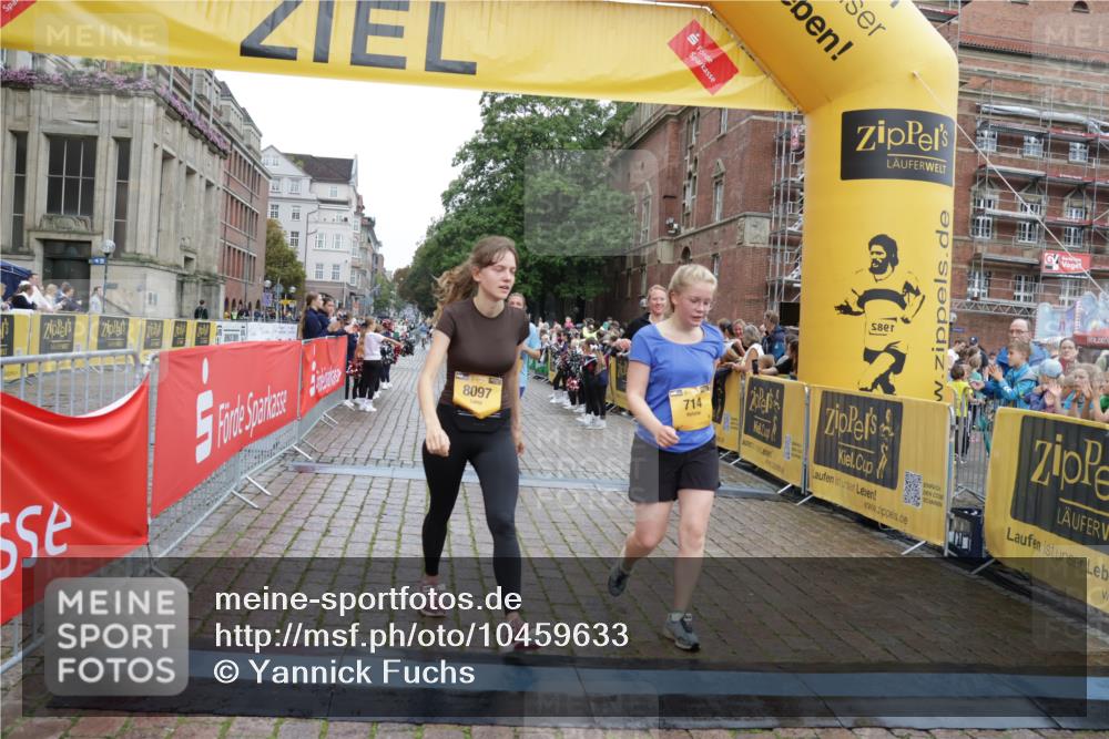 13.09.2026 - Kiel Lauf Yannick Fuchs http://msf.ph/oto/10459633 13.09.2026 09:51:39 Ziel 714, 840, 1967, 1999, 2002, 3674, 4822, 4907, 5595, 6057, 6188, 6648, 7622, 8097, 9829, 9833, 11173, 11233, 11494, 12107, 232, 940, 956, 2466, 2483, 2777, 3089, 4217, 4615, 5445, 5731, 5913, 6009, 6363, 6923, 8150, 10626, 11143, 11233, 11494, 11552, 11852, 11997, 803, 1100, 1309, 4230, 7007, 7302, 10048, 11445, 11832, 11834, 12630, 249, 468, 764, 1776, 2056, 3723, 5445, 6115, 6118, 6794, 6923, 7528 meine-sportfotos.de