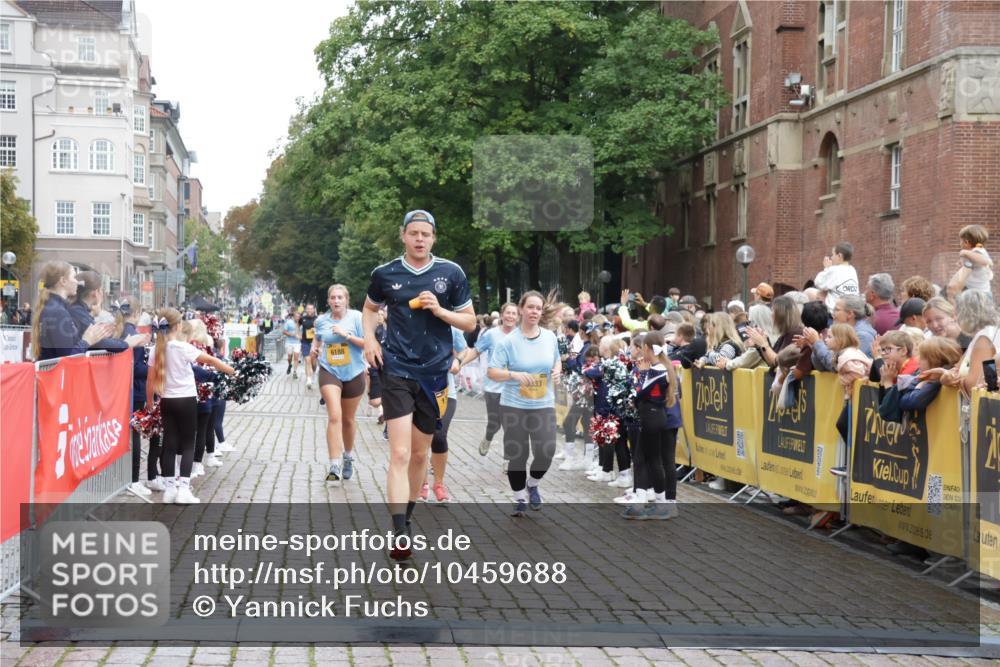13.09.2026 - Kiel Lauf Yannick Fuchs http://msf.ph/oto/10459688 13.09.2026 09:51:43 Ziel 714, 1309, 1967, 1999, 2002, 5595, 6188, 6648, 7302, 7622, 8097, 9829, 9833, 11173, 12107, 232, 840, 940, 956, 2466, 2483, 2777, 3089, 3674, 4217, 4615, 4822, 4907, 5731, 5913, 6009, 6057, 6363, 6648, 8150, 10626, 11143, 11233, 11494, 11552, 11852, 11997, 803, 896, 1100, 1899, 4230, 7007, 8729, 10048, 11300, 11444, 11445, 11832, 11834, 12630, 232, 249, 1776, 2056, 2777, 5445, 6115, 6118, 6923, 7528, 10626 meine-sportfotos.de