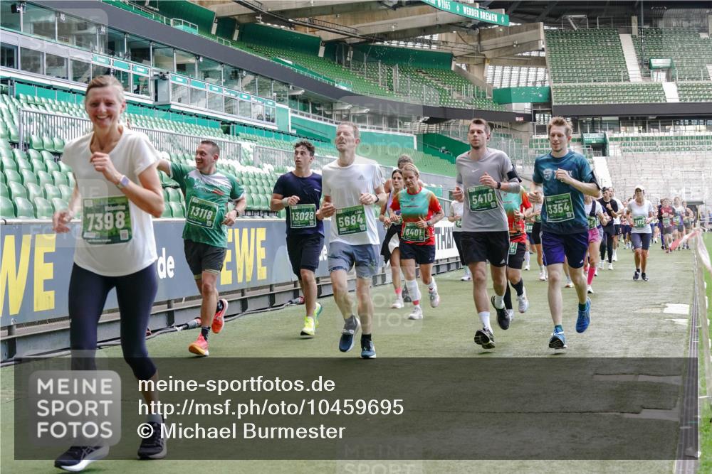 13.09.2026 - 21. swb-Marathon Bremen Michael Burmester http://msf.ph/oto/10459695 13.09.2026 13:12:00 Laufen im Stadion 118, 265, 373, 514, 581, 703, 843, 984, 1113, 1226, 1286, 1334, 1435, 1738, 1849, 1851, 1936, 1952, 1967, 2005, 2248, 2281, 2299, 2330, 2333, 2336, 2353, 2375, 2377, 2398, 2426, 2432, 2443, 2505, 2531, 2589, 2654, 2659, 2669, 2673, 2765, 2784, 2804, 2815, 2819, 2822, 2836, 2850, 2860, 2895, 2907, 2963, 2966, 2975, 2976, 3026, 3027, 3079, 3082, 3143, 3155, 3159, 3174, 3207, 3208, 3308, 3328, 3349, 3352, 3409, 3434, 3470, 3549, 551 meine-sportfotos.de