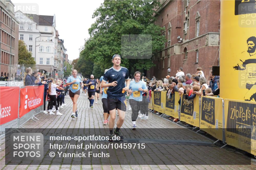 13.09.2026 - Kiel Lauf Yannick Fuchs http://msf.ph/oto/10459715 13.09.2026 09:51:45 Ziel 1309, 1967, 1999, 2002, 5595, 6188, 7302, 7622, 9829, 9833, 11173, 714, 840, 940, 956, 2466, 2483, 3089, 3674, 4217, 4615, 4822, 4907, 5731, 5913, 6009, 6057, 6363, 6648, 8097, 8150, 11143, 11233, 11494, 11552, 11852, 11997, 12107, 803, 896, 1100, 1899, 4132, 4230, 7007, 8729, 9616, 10048, 11300, 11444, 11445, 11832, 11834, 12630, 232, 2056, 2777, 4217, 5445, 6009, 6923, 10626 meine-sportfotos.de