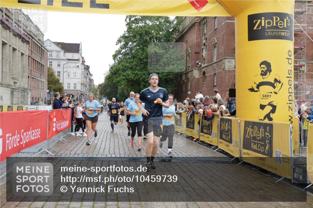 13.09.2026 - Kiel Lauf Yannick Fuchs http://msf.ph/oto/10459739 13.09.2026 09:51:45 Ziel 1309, 1967, 1999, 2002, 5595, 6188, 7302, 7622, 9829, 9833, 11173, 714, 840, 940, 956, 2466, 2483, 3089, 3674, 4217, 4615, 4822, 4907, 5731, 5913, 6009, 6057, 6363, 6648, 8097, 8150, 11143, 11233, 11494, 11552, 11852, 11997, 12107, 803, 896, 1100, 1899, 4132, 4230, 7007, 8729, 9616, 10048, 11300, 11444, 11445, 11832, 11834, 12630, 232, 2056, 2777, 4217, 5445, 6009, 6923, 10626 meine-sportfotos.de