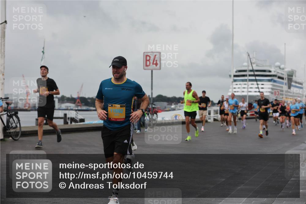 13.09.2026 - Kiel Lauf Andreas Tolksdorf http://msf.ph/oto/10459744 13.09.2026 12:00:40 Kiellinie 12335, 38, 11692, 4 meine-sportfotos.de