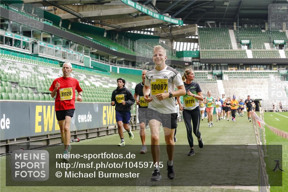 13.09.2026 - 21. swb-Marathon Bremen Michael Burmester http://msf.ph/oto/10459745 13.09.2026 10:34:04 Laufen im Stadion 10018, 10067, 10078, 10147, 10166, 10177, 10184, 10203, 10211, 10236, 10240, 10254, 10297, 10300, 10355, 10356, 10367, 10368, 10369, 10372, 10374, 10379, 10383, 10394, 10408, 10415, 10423, 10428, 10460, 10485, 10494, 10530, 10550, 10559, 10578, 10604, 10639, 10668, 10669, 10673, 10675, 10687, 10691, 10699, 10700, 10728, 10745, 10749, 10750, 10772, 10787, 10788, 10794, 10809, 10828, 10857, 10914, 10928, 11126, 11162, 11343, 11803, 11965, 10146, 10222 meine-sportfotos.de