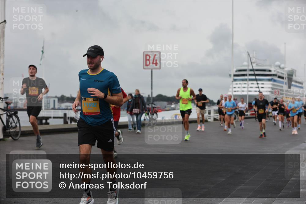 13.09.2026 - Kiel Lauf Andreas Tolksdorf http://msf.ph/oto/10459756 13.09.2026 12:00:41 Kiellinie 12335, 11692, 4 meine-sportfotos.de