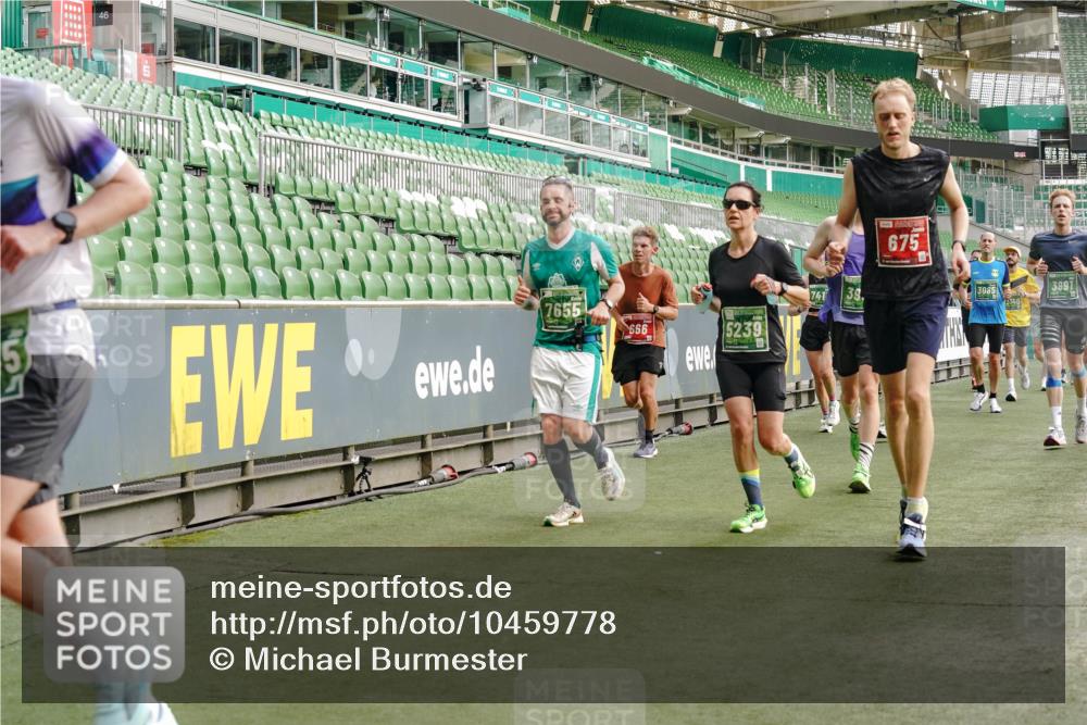 13.09.2026 - 21. swb-Marathon Bremen Michael Burmester http://msf.ph/oto/10459778 13.09.2026 12:54:44 Laufen im Stadion 145, 161, 189, 201, 205, 313, 376, 385, 388, 461, 472, 481, 495, 541, 560, 615, 616, 666, 675, 696, 740, 816, 827, 982, 1053, 1076, 1197, 1207, 1390, 1419, 1433, 1445, 1468, 1551, 1599, 1631, 1658, 1707, 1814, 2055, 2125, 2234, 2251, 2280, 2319, 2362, 2383, 2390, 2401, 2422, 2454, 2474, 2499, 2623, 2701, 2733, 2801, 2824, 2870, 2882, 2913, 2922, 2962, 2971, 2997, 3012, 3054, 3134, 3175, 3206, 3241, 3246, 3346, 3356, 3357, 3413, 3706, 3716, 3836, 4137, 6106 meine-sportfotos.de