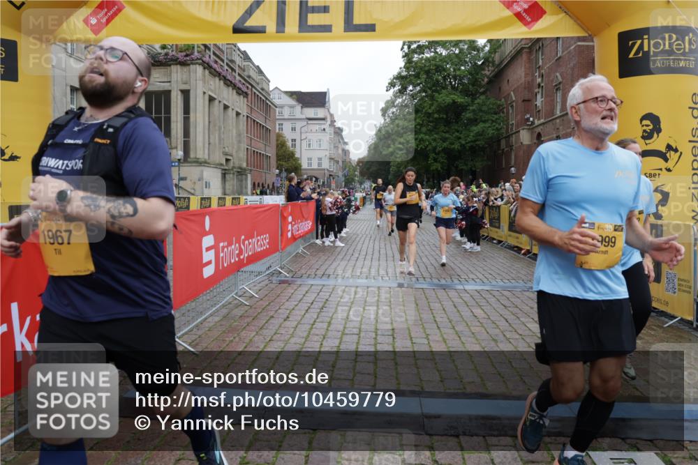 13.09.2026 - Kiel Lauf Yannick Fuchs http://msf.ph/oto/10459779 13.09.2026 09:51:49 Ziel 803, 1309, 1967, 1999, 2002, 4230, 6188, 7007, 7302, 9829, 9833, 10048, 11173, 11834, 714, 840, 940, 956, 2466, 2483, 3089, 3674, 4615, 4822, 4907, 5595, 5731, 5913, 6057, 6363, 6648, 7622, 8097, 8150, 11143, 11233, 11494, 11552, 11852, 11997, 12107, 896, 1100, 1899, 4132, 4883, 6625, 8729, 9616, 11300, 11444, 11445, 11580, 11832, 12630, 232, 2466, 2777, 4217, 6009, 6923, 10626 meine-sportfotos.de