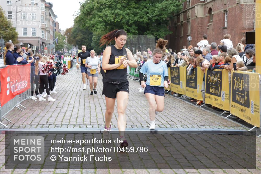 13.09.2026 - Kiel Lauf Yannick Fuchs http://msf.ph/oto/10459786 13.09.2026 09:51:50 Ziel 803, 1309, 1967, 1999, 2002, 4230, 6188, 7007, 7302, 9829, 9833, 10048, 11173, 11834, 12630, 714, 840, 940, 956, 2466, 2483, 3089, 3674, 4615, 4822, 4907, 5595, 5731, 5913, 6057, 6363, 6648, 7622, 8097, 8150, 11143, 11233, 11494, 11552, 11852, 11997, 12107, 896, 1100, 1899, 4132, 4883, 6471, 6625, 8729, 9616, 11300, 11444, 11445, 11580, 11832, 232, 940, 2466, 2777, 4217, 6009, 10626 meine-sportfotos.de